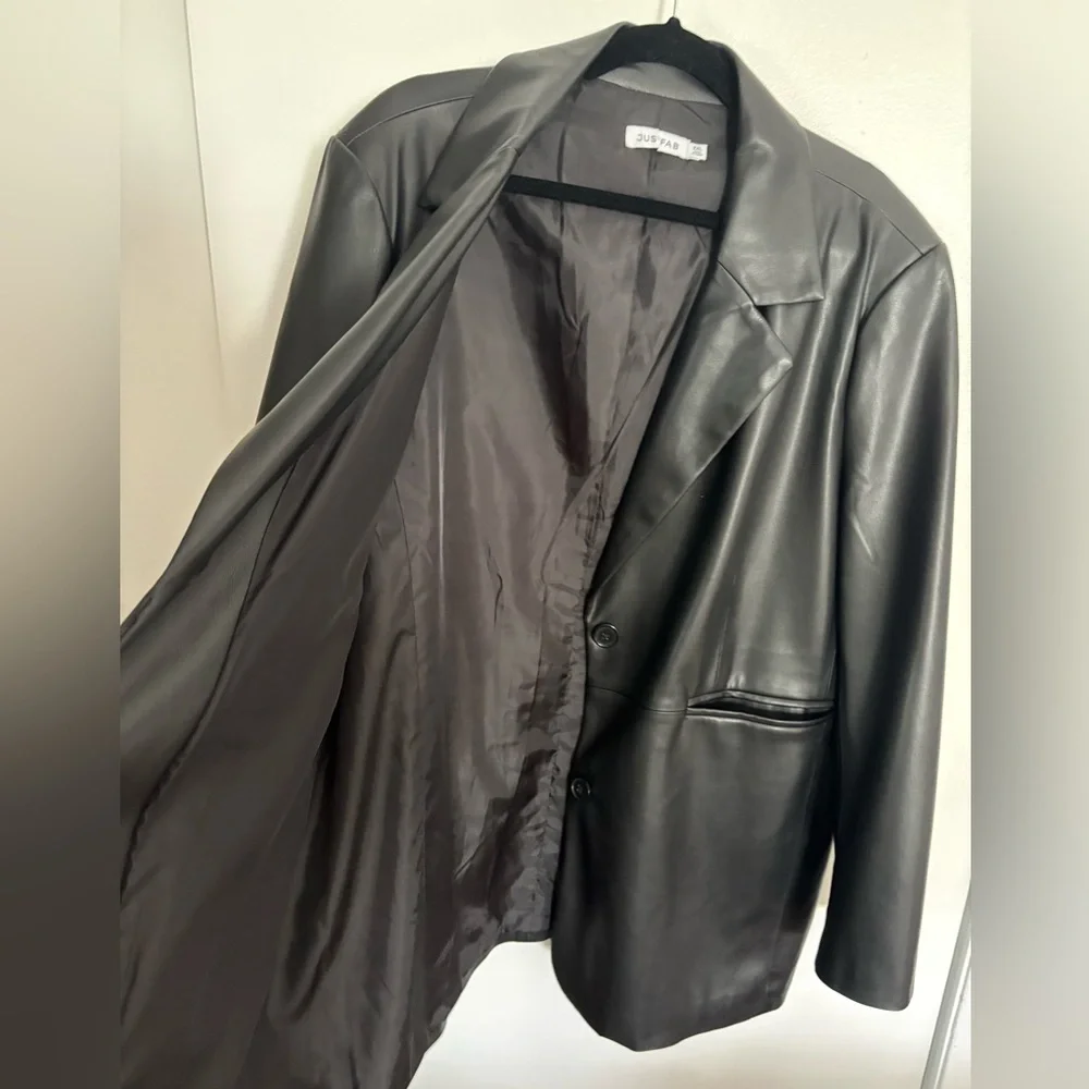 🌹Black Faux Leather Jacket Blazer Sleek JustFab - Picture 6 of 8